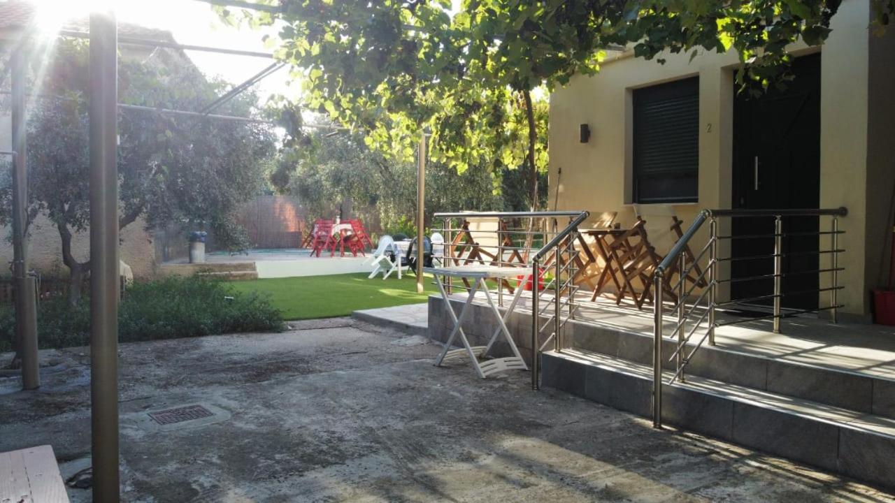Garden Apartment *